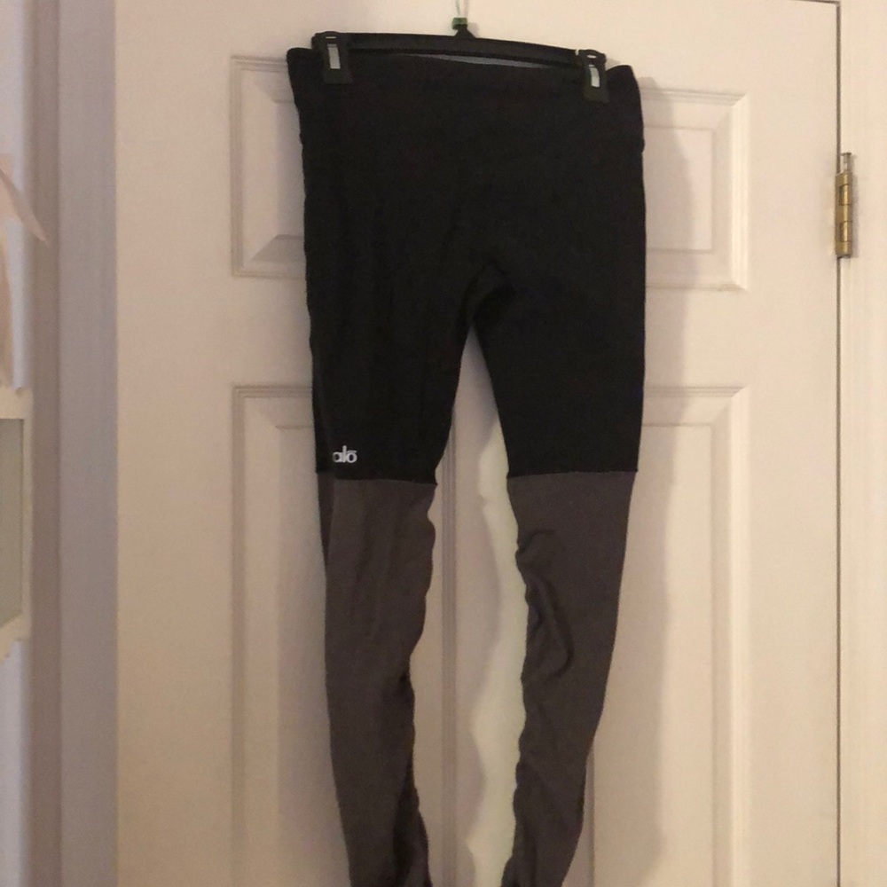 Alo goddess legging size small black and gray